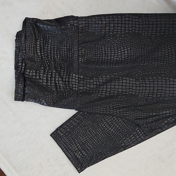 Leggins - Picture 1 of 3